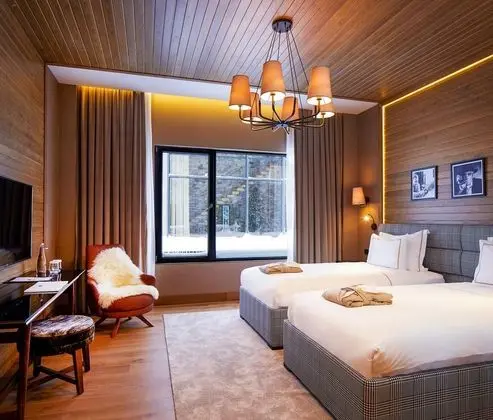Twin Bedroom