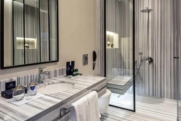 Twin Bedroom Banyo