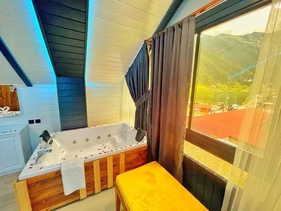 Family Bungalov, 2 Yatak Odası, Göl Manzaralı