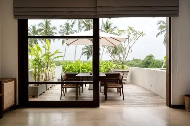 Palm Suite with Jacuzzi with One Free 60 min Spa treatment