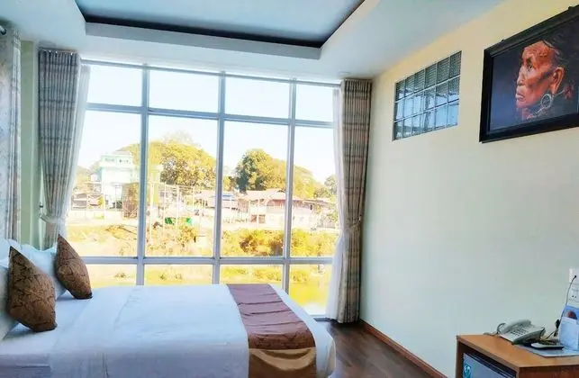 Deluxe Tek Büyük veya İki Ayrı Yataklı Oda, Nehir Manzaralı