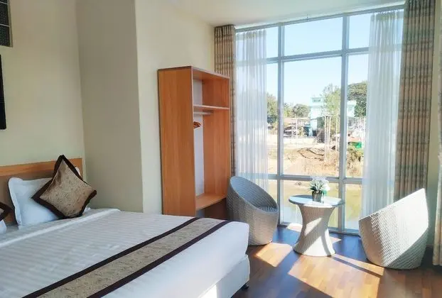 Deluxe Tek Büyük veya İki Ayrı Yataklı Oda, Nehir Manzaralı