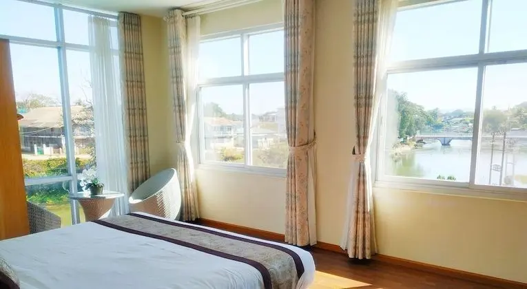 Deluxe Tek Büyük veya İki Ayrı Yataklı Oda, Nehir Manzaralı
