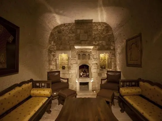 Majestic Cave Suites