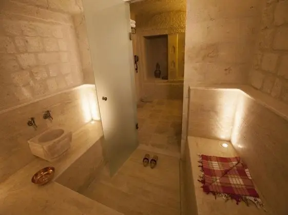 Majestic Cave Suites