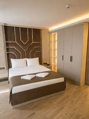 Tek Büyük veya İki Ayrı Yataklı Oda, Sigara İçilebilir, Şehir Manzaralı