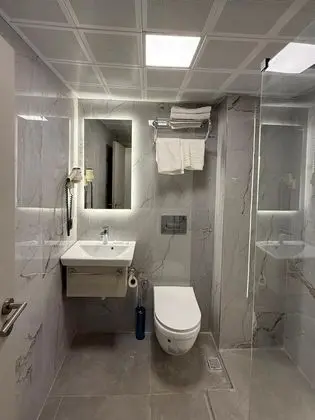 Tek Büyük veya İki Ayrı Yataklı Oda, Sigara İçilebilir, Şehir Manzaralı