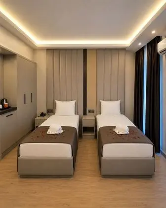 Tek Büyük veya İki Ayrı Yataklı Oda, Sigara İçilebilir, Şehir Manzaralı