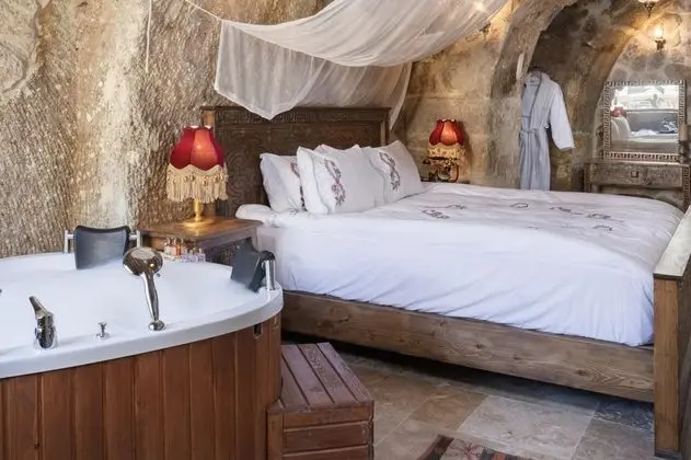 Deluxe Cave Suit, Dağ Manzaralı, Jakuzili