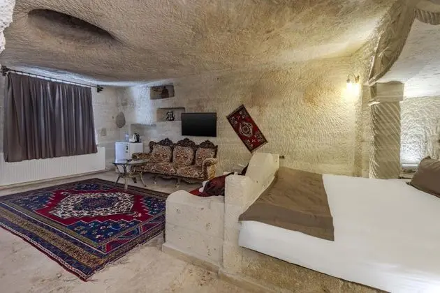https://images.odamax.com/img/1920x1080/odamax/image/upload/Kayata_Cave_Suites_202512111510597_3U6A5338.jpg