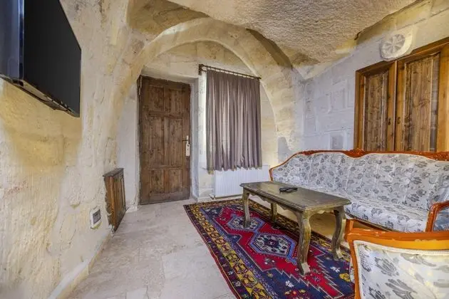 https://images.odamax.com/img/1920x1080/odamax/image/upload/Kayata_Cave_Suites_202512111511153_3U6A8050_HDR.jpg