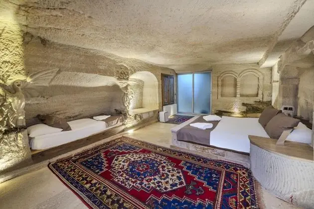 https://images.odamax.com/img/1920x1080/odamax/image/upload/Kayata_Cave_Suites_202512111511188_3U6A8072_HDR.jpg