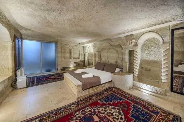 https://images.odamax.com/img/1920x1080/odamax/image/upload/Kayata_Cave_Suites_202512111511227_3U6A8073_HDR.jpg
