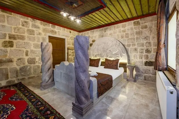 https://images.odamax.com/img/1920x1080/odamax/image/upload/Kayata_Cave_Suites_202512111611355_3U6A4096.jpg