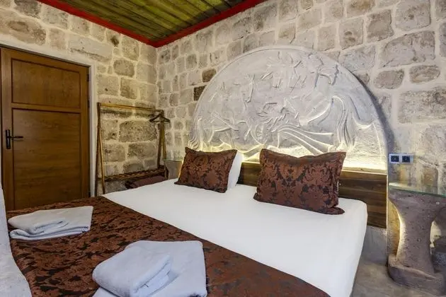 https://images.odamax.com/img/1920x1080/odamax/image/upload/Kayata_Cave_Suites_202512111611400_3U6A4098.jpg