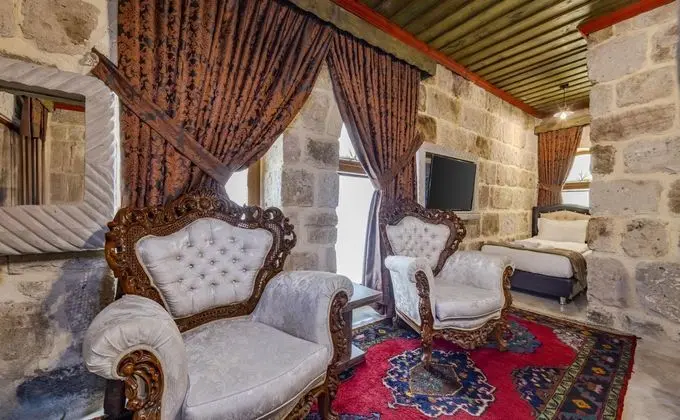 https://images.odamax.com/img/1920x1080/odamax/image/upload/Kayata_Cave_Suites_202512111611466_3U6A4101_HDR.jpg