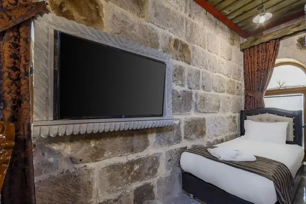 https://images.odamax.com/img/1920x1080/odamax/image/upload/Kayata_Cave_Suites_202512111611534_3U6A4105.jpg