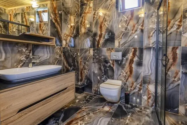 https://images.odamax.com/img/1920x1080/odamax/image/upload/Kayata_Cave_Suites_202512111611595_3U6A4109.jpg