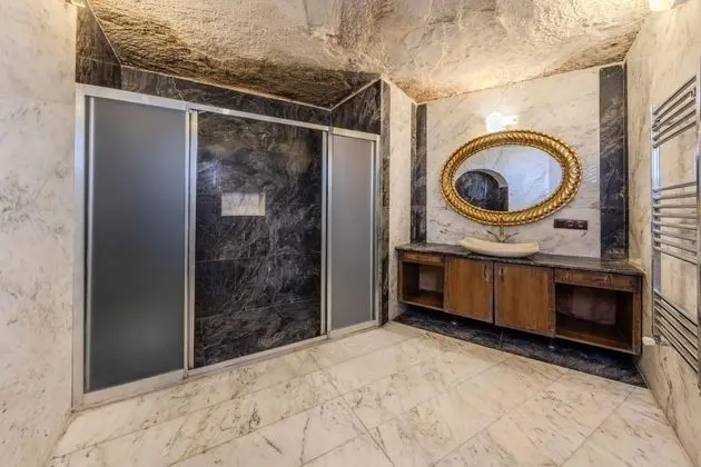 https://images.odamax.com/img/1920x1080/odamax/image/upload/Kayata_Cave_Suites_202512111629299_3U6A1892_1.jpg