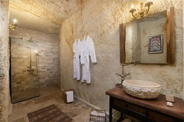Superior Cave Suit, Dağ Manzaralı, Şömineli ve Jakuzili