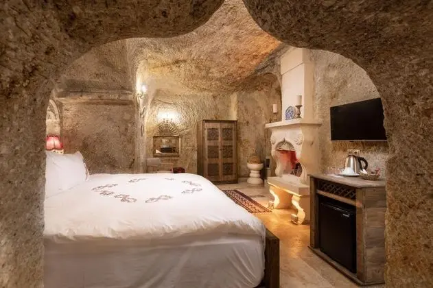 Superior Cave Suit, Dağ Manzaralı, Şömineli ve Jakuzili