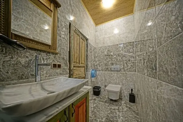 Exclusive Stüdyo Süit