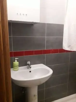 Basic Tek Büyük Yataklı Oda, Ortak Banyo (1)