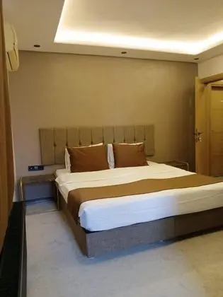 Çift Kişilik, Şehir Manzaralı