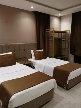 Çift Kişilik, Şehir Manzaralı