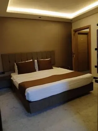 Çift Kişilik, Şehir Manzaralı