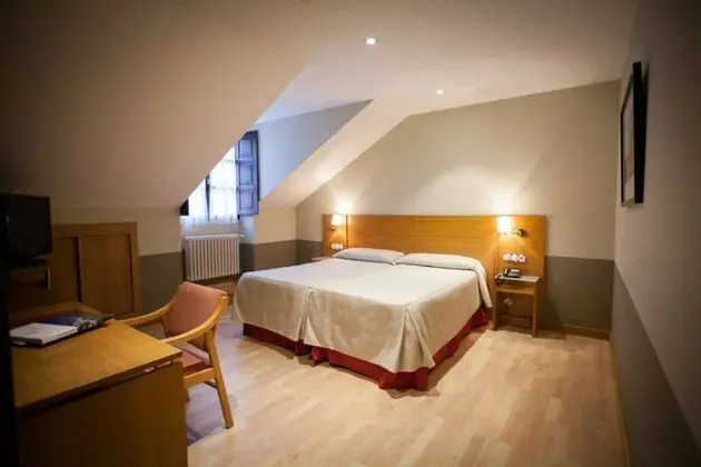 Tek Büyük Yataklı Oda (3 Adults)