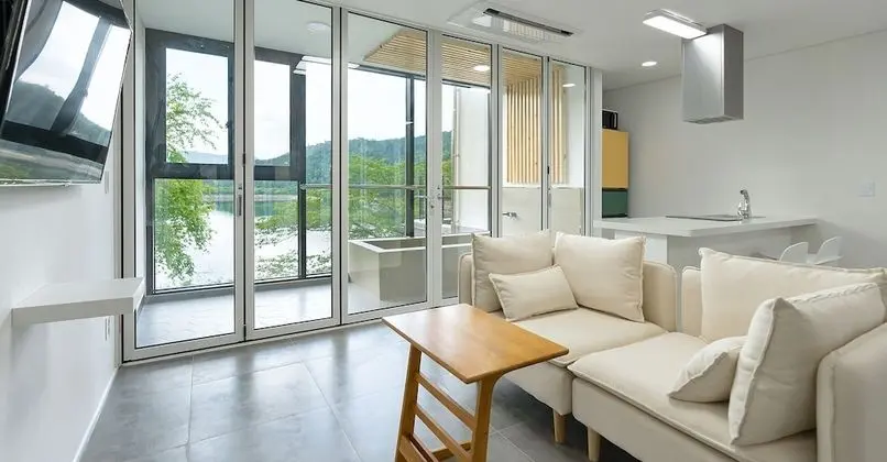 Standard Tek Büyük Yataklı Oda (A)