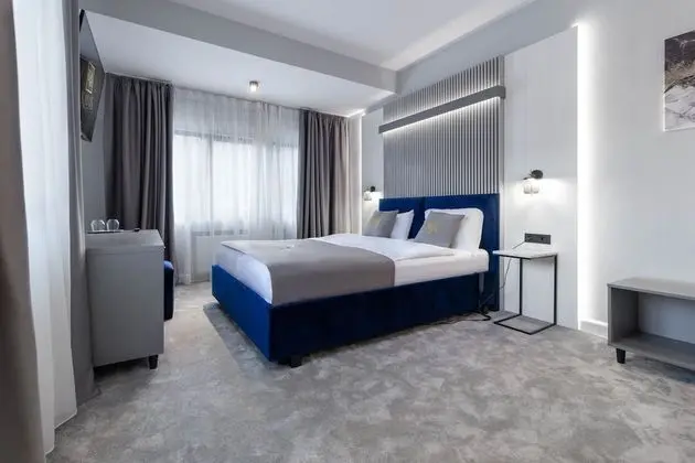 Premium Tek Büyük Yataklı Oda