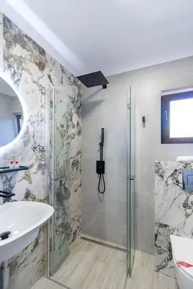 Premium Tek Büyük Yataklı Oda