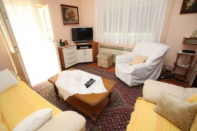 Apart Daire (Kaza - 50m from the beach with parkin)