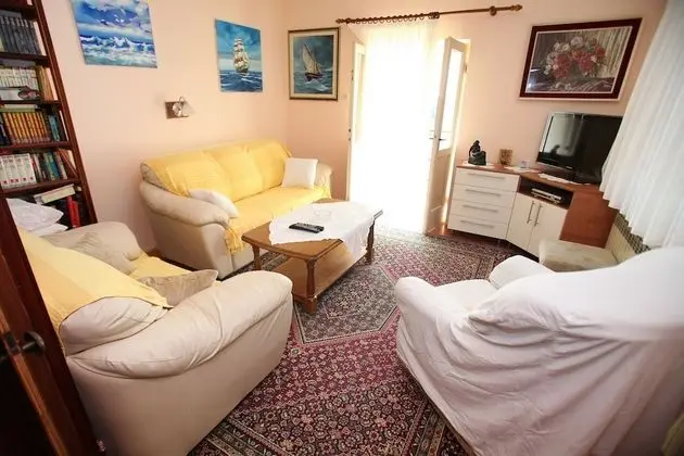 Apart Daire (Kaza - 50m from the beach with parkin)