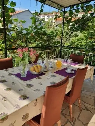 Apart Daire (Kaza - 50m from the beach with parkin)