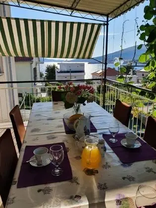 Apart Daire (Kaza - 50m from the beach with parkin)