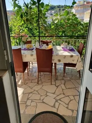 Apart Daire (Kaza - 50m from the beach with parkin)