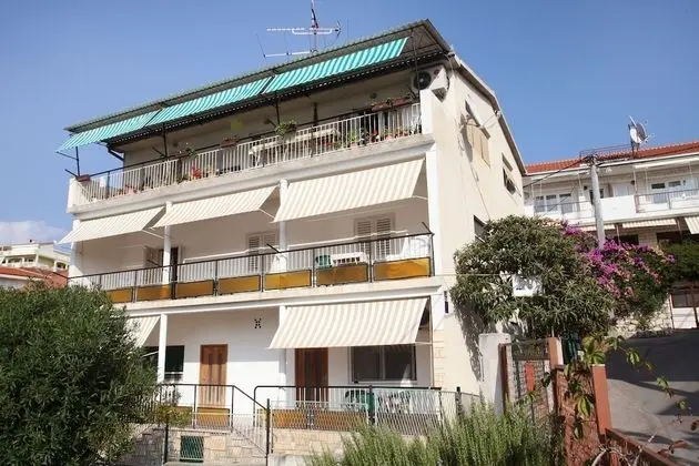Apart Daire (Kaza - 50m from the beach with parkin)