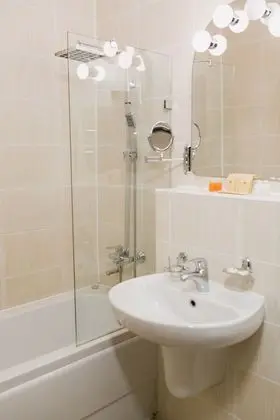 Superior Tek Büyük veya İki Ayrı Yataklı Oda
