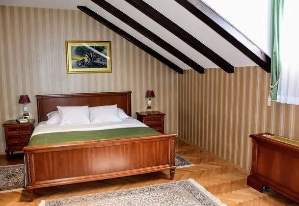Superior Tek Büyük Yataklı Oda