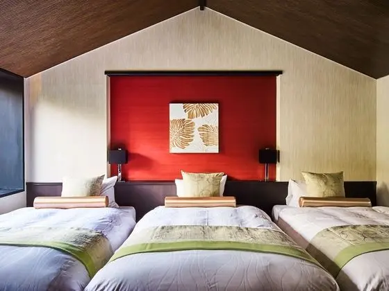 Üç Kişilik Oda, Sigara İçilmez, Teras (Maisonette)