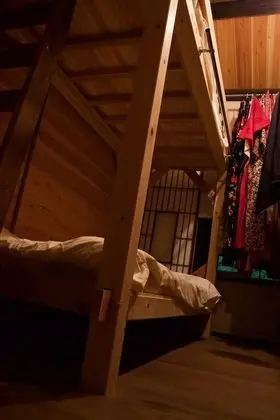 Ortak Ranzalı Oda, Sadece kadınlar için