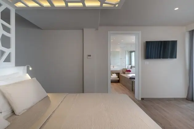 Deluxe Süit, Kısmi Deniz Manzaralı (Outdoor or Indoor Jacuzzi)