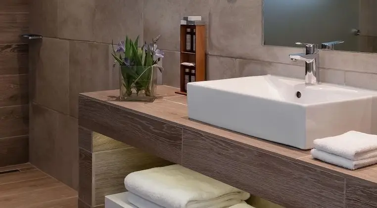 Deluxe Süit, Kısmi Deniz Manzaralı (Outdoor or Indoor Jacuzzi)