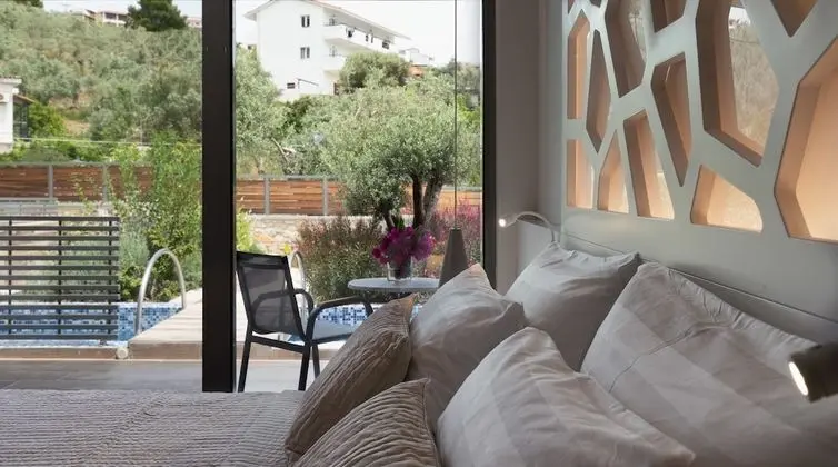 Deluxe Tek Büyük Yataklı Oda, Bahçe Manzaralı (Swip Up Outdoor Running Jacuzzi)