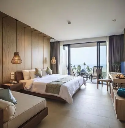 Ocean View Jacuzzi Deluxe - Hillside