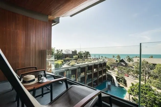 Ocean View Jacuzzi Deluxe - Hillside