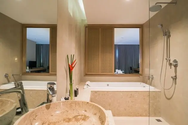 Pool View Jacuzzi Deluxe - Hillside